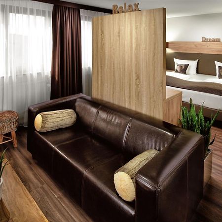 Neo Hotel Linde Esslingen Esslingen am Neckar Екстериор снимка