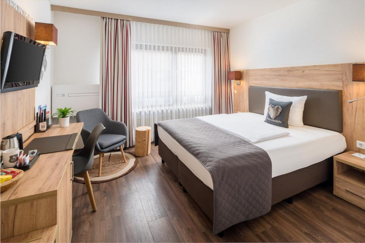 Neo Hotel Linde Esslingen Esslingen am Neckar Екстериор снимка