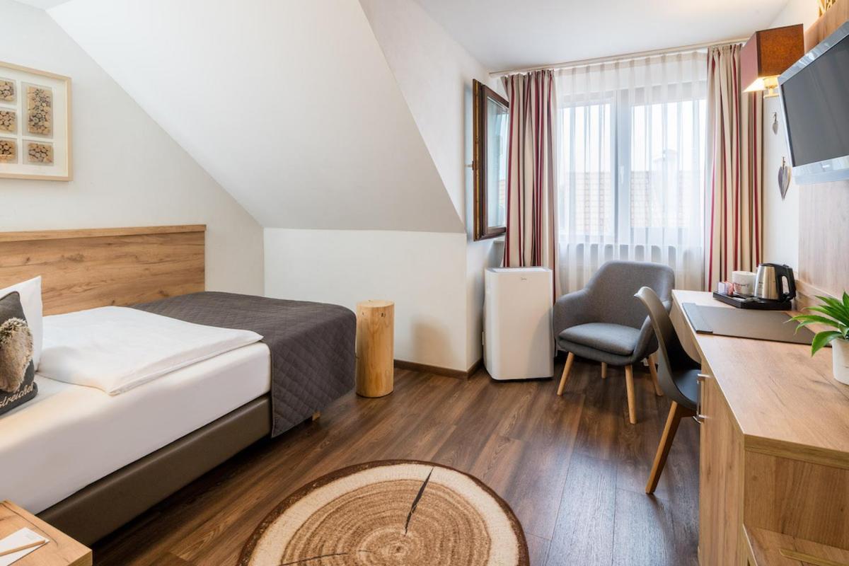 Neo Hotel Linde Esslingen Esslingen am Neckar Екстериор снимка