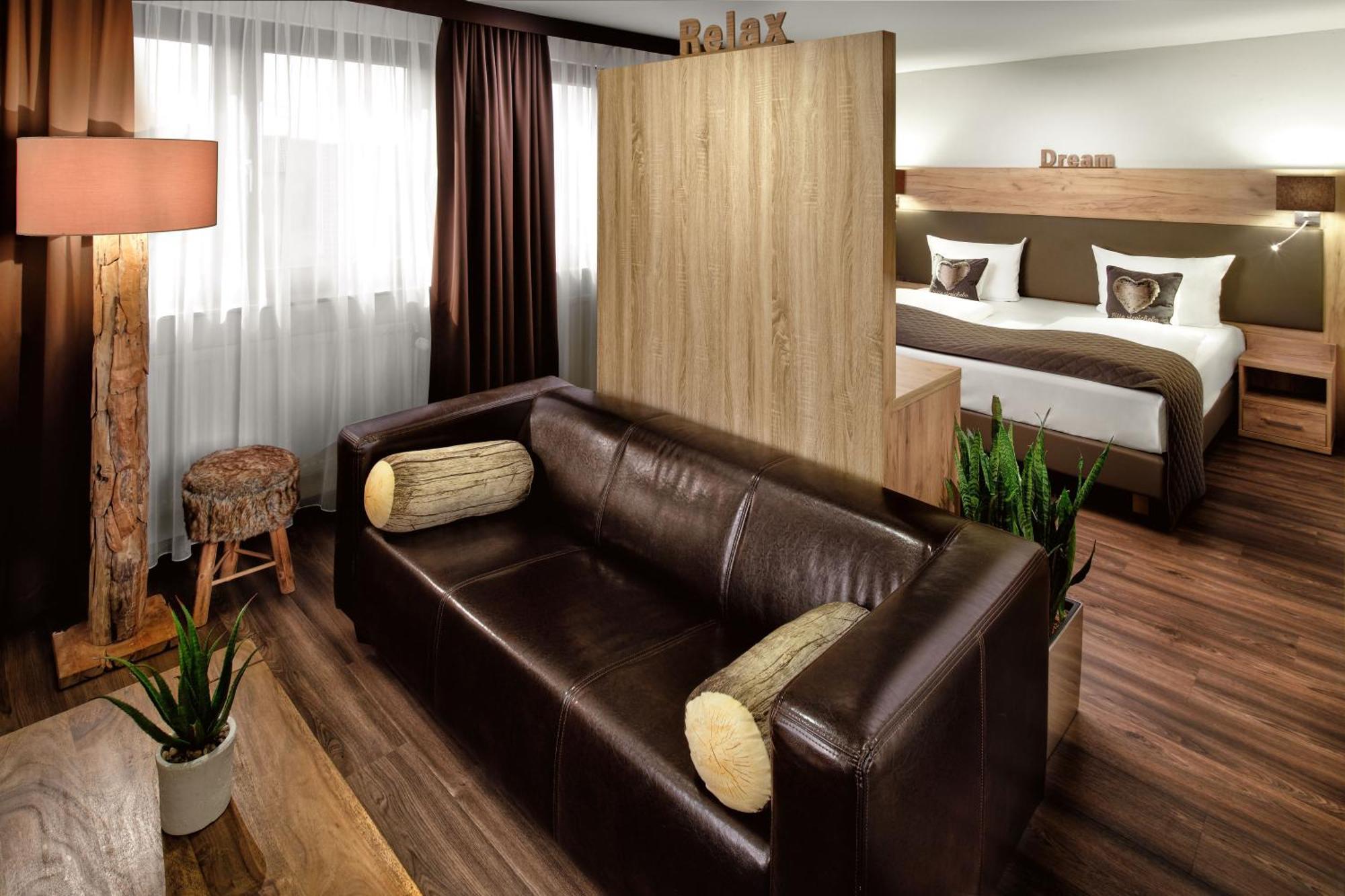 Neo Hotel Linde Esslingen Esslingen am Neckar Екстериор снимка